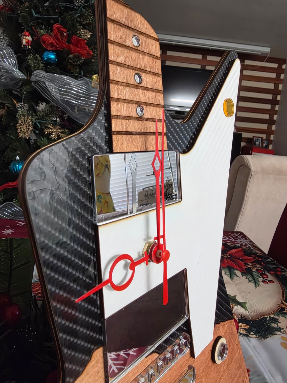 Luxury Decorative Guitar Clock